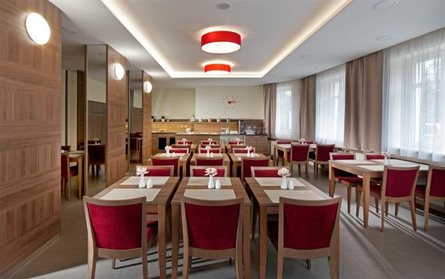 hotel-riviera-ceska-republika-luhacovice-restaurace.jpg