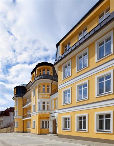 hotel-riviera-ceska-republika-luhacovice-pohled-na-hotel (2).jp
