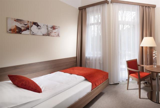 hotel-riviera-ceska-republika-luhacovice-jednoluzkovy-pokoj.jpg