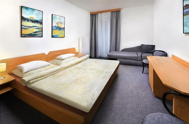 hotel-liptov-slovensko-demanovska-dolina-dvouluzkovy-pokoj-econ