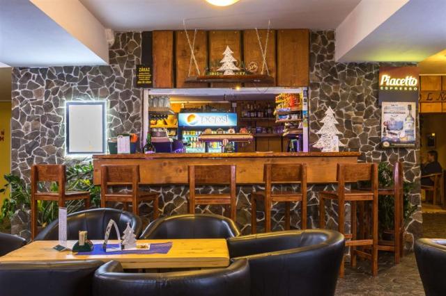hotel-liptov-slovensko-demanovska-dolina-bar (2).jpg