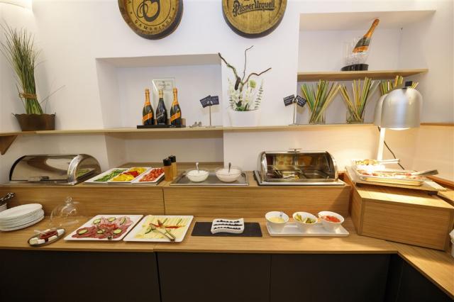 wellness-hotel-kocanda-ceska-republika-decin-restaurace-snidane