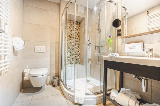 Buk-Caramell-resort-Premium bathroom másolata.jpg