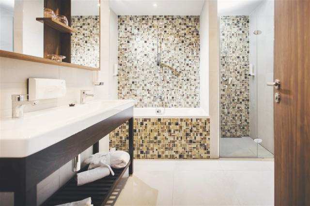 Buk-Caramell-resort-Premium doubleroom bathroom másolata.jpg