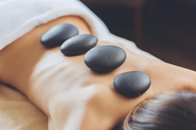 Buk-Caramell-resort-Massage 1.jpg