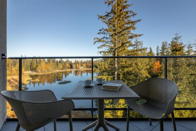 lake-resort-slovensko-strbske-pleso-apartman-deluxe-balkon.jpg