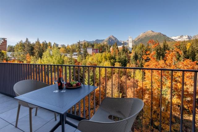 lake-resort-slovensko-strbske-pleso-suite-balkon.jpg