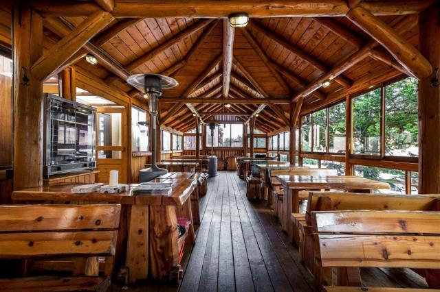 kupele-novy-smokovec-restaurace (2).jpg