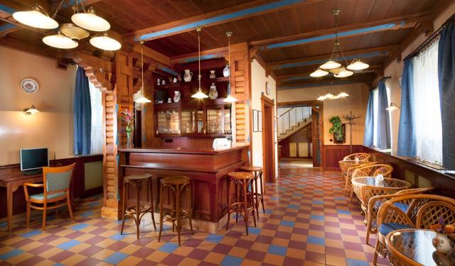 hotel-jestrabi-ceska-republika-luhacovice-bar.jpg