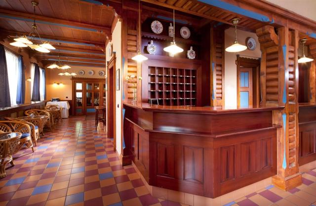hotel-jestrabi-ceska-republika-luhacovice-recepce.jpg