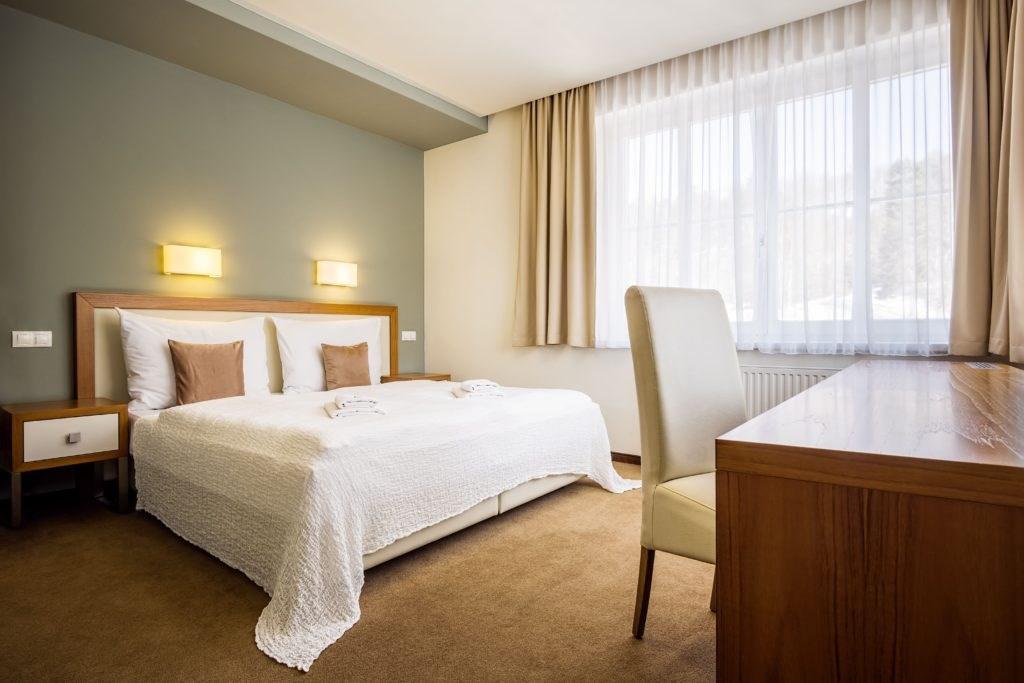 hotel-radun-ceska-republika-luhacovice-dvouluzkovy-pokoj (2).jp