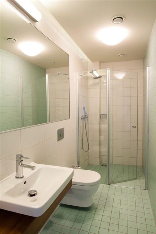 hotel-radun-ceska-republika-luhacovice-dvouluzkovy-pokoj-koupel