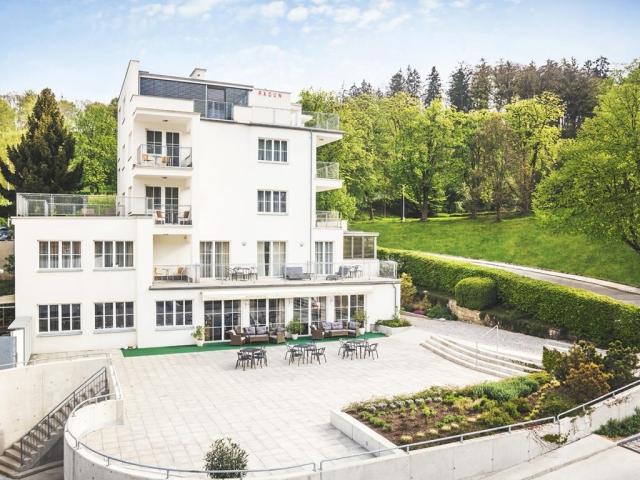 hotel-radun-luhacovice-pohled-na-hotel.jpg