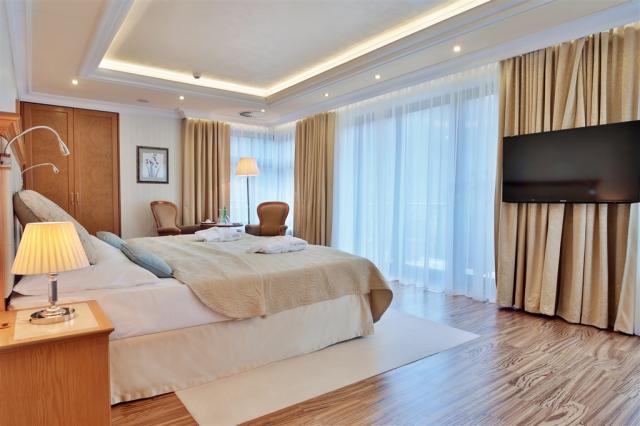 retro-riverside-wellness-resort-ceska-republika-brezova-u-karlo