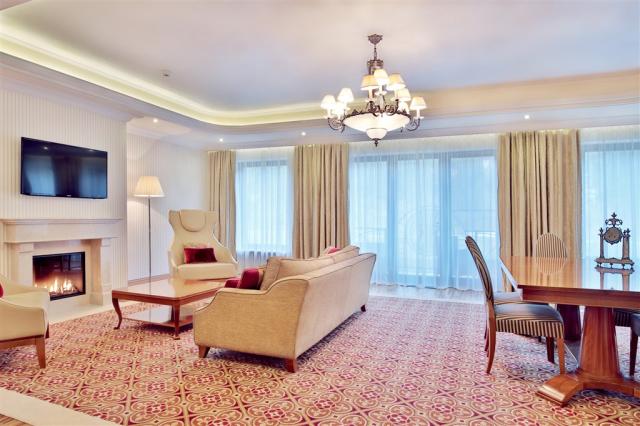 retro-riverside-wellness-resort-ceska-republika-brezova-u-karlo