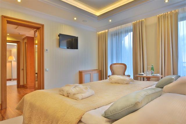 retro-riverside-wellness-resort-ceska-republika-brezova-u-karlo