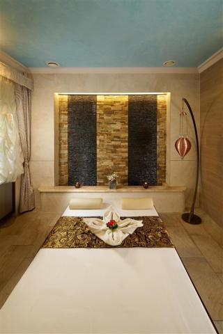 retro-riverside-wellness-resort-ceska-republika-brezova-u-karlo