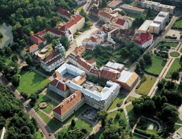 Teplice_lazensky_dum_Beethoven_z_vysky.jpg