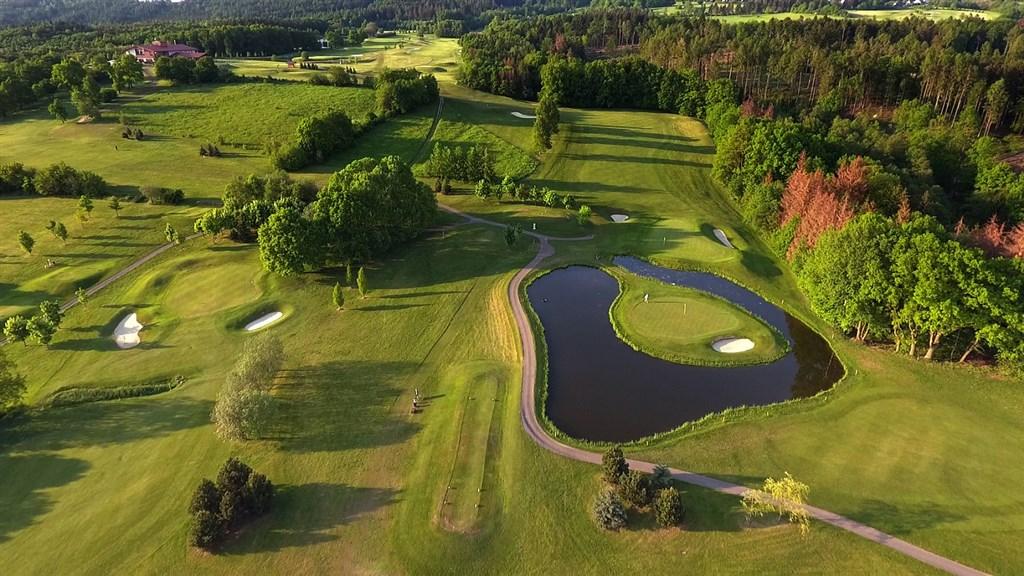 hotel-golf resort-Cesko-Olomouc - golfové hřiště - pohled z výš
