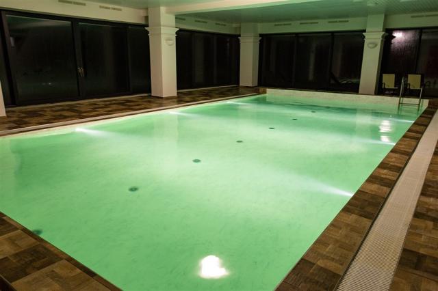 fontana-blue-marine-resort-cesko-frymburk-bazen.jpg
