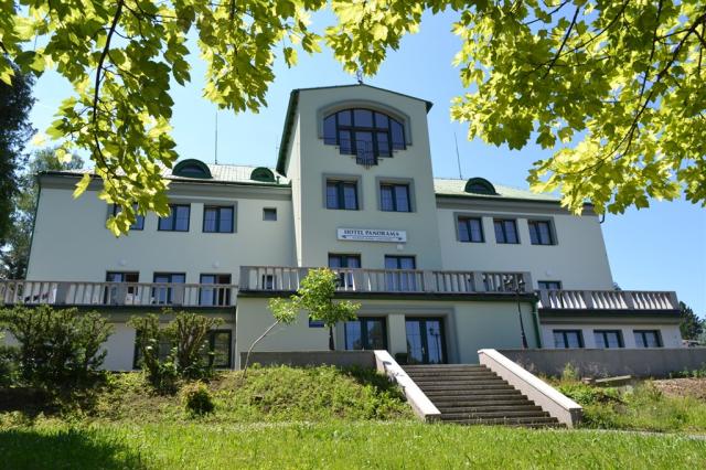 hotel-panorama-ceska-republika-lazne-libverda-pohled-na-hotel.J