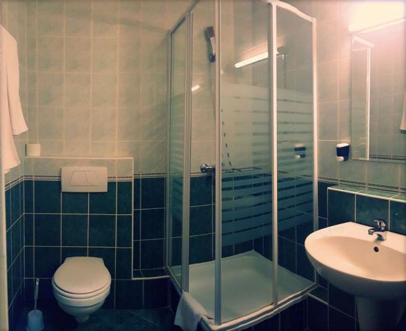 Komfort-hotel-platan-koupelna.jpeg