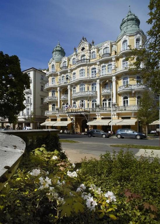 hotel-bohemia-cesko-marianske-lazne-celkovy-pohled-na-hotel-2.j