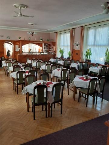 lazensky-lecebny-dum-praha-cesko-luhacovice-restaurace.jpeg