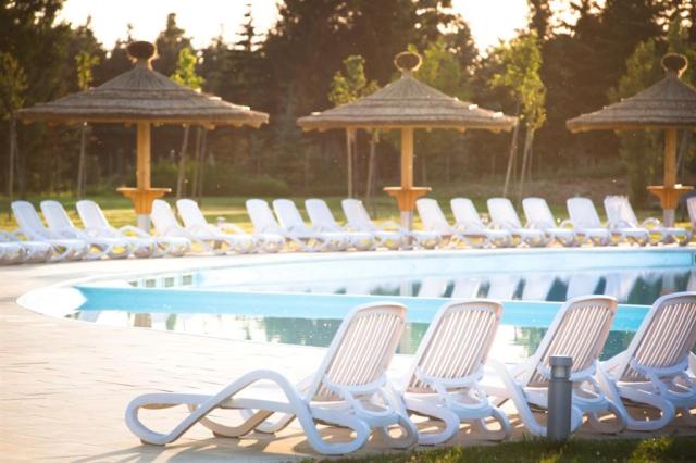 mjus-resort-thermal-park-kormend-madarsko-venkovni-bazen.jpg