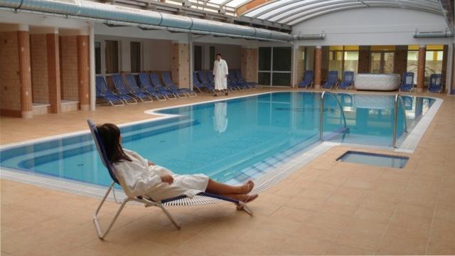takaros-apartman-bazen.jpg