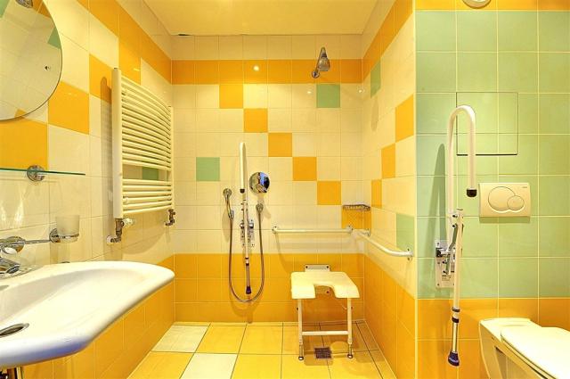 hotel-curie-spa-wellness-lazne-jachymov-koupelna-comfort-2.jpg