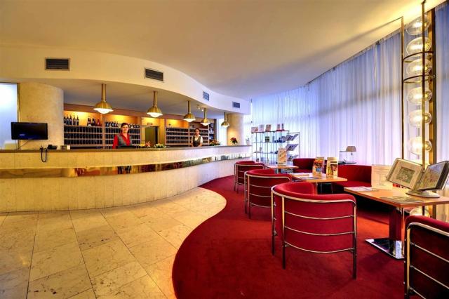 hotel-curie-spa-wellness-lazne-jachymov-recepce.jpg