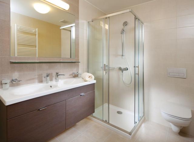 hotel-morava-ceska-republika-luhacovice-dvouluzkovy-pokoj-koupe