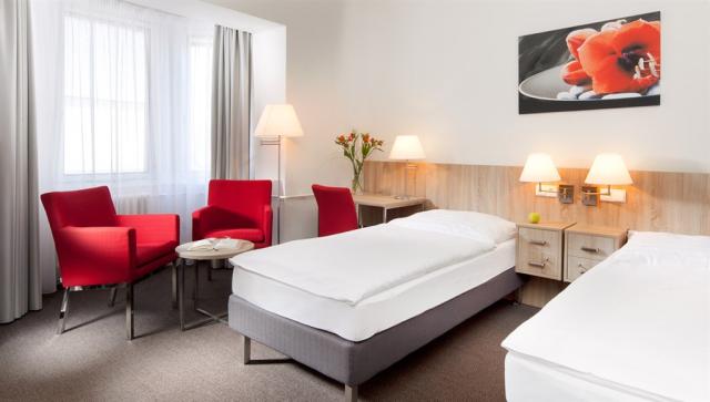 hotel-morava-ceska-republika-luhacovice-dvouluzkovy-pokoj (2).j