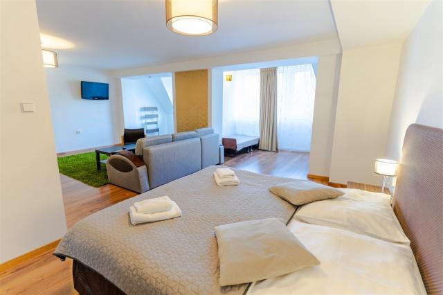 hotel_ostredok_rodinny_pokoj.jpg