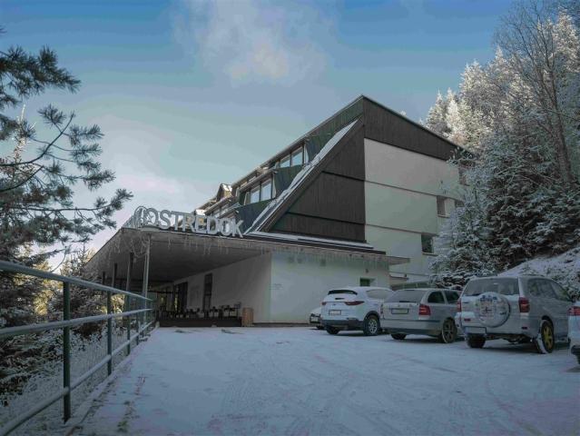 hotel_ostredok_parkovani.jpg