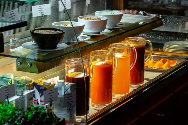 thermal-sarvar-ensana-health-spa-hotel-madarsko-snidane-5.JPG