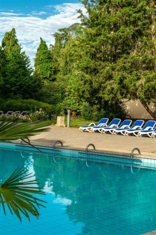thermal-sarvar-ensana-health-spa-hotel-madarsko-venkovni-bazen 