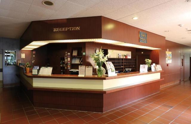thermal-sarvar-ensana-health-spa-hotel-madarsko-sarvar-recepce.