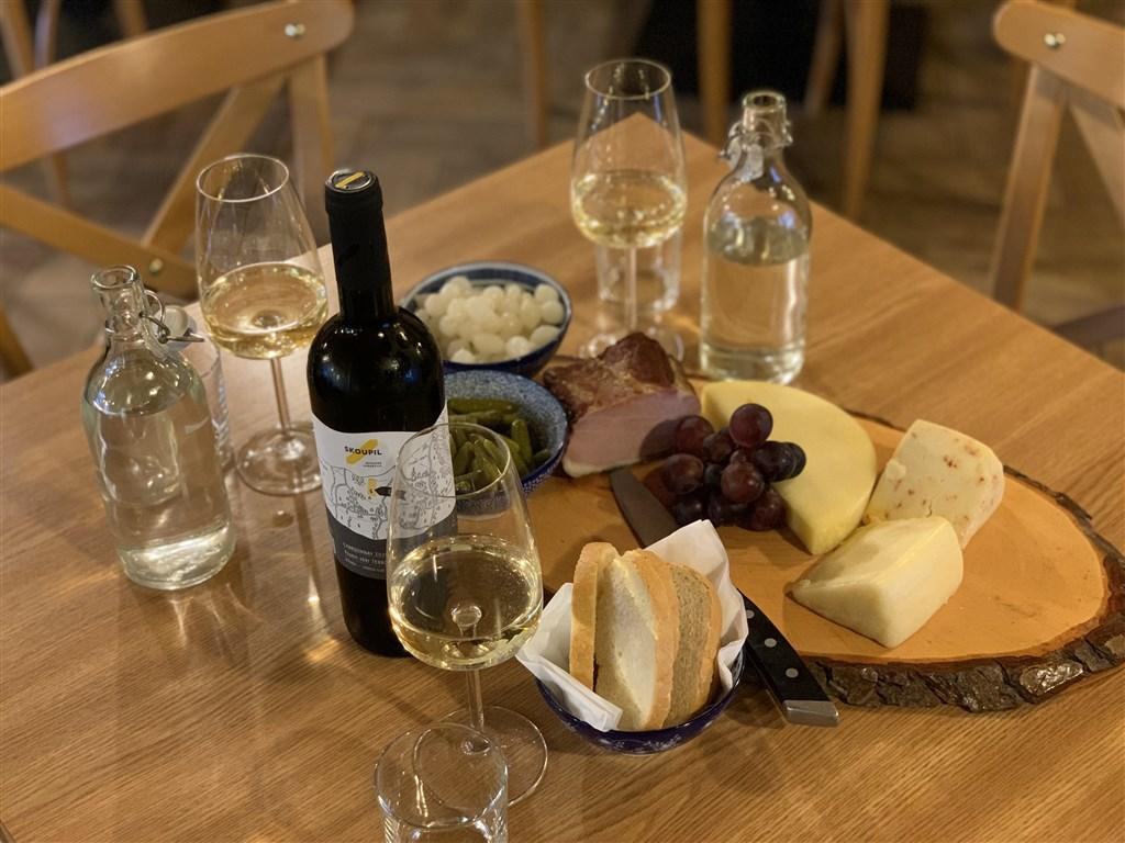 Penzion-Dobik-Pasecna-Lipno-Cesko-degustacni-nabidka.jpeg