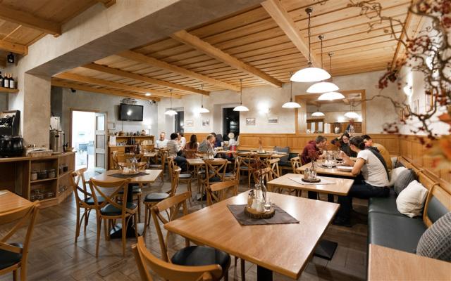 Penzion-Dobik-Pasecna-Lipno-Cesko-restaurace.jpg