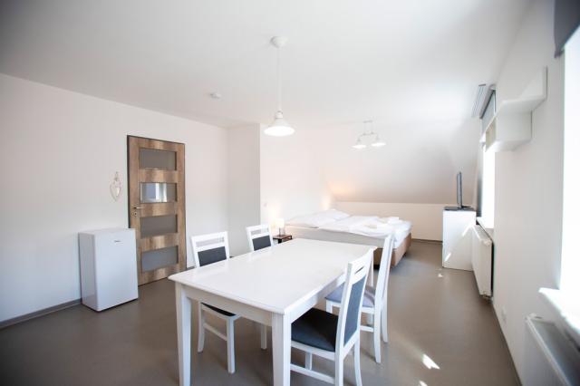 Palava-Amenity-Apartmany-Perna-ctyrluzkovy-apartman-4.jpg