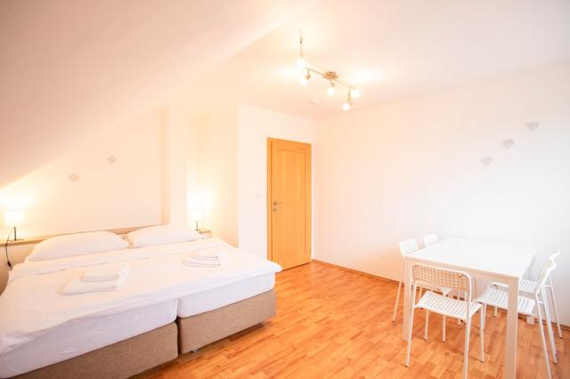 Palava-Amenity-Apartmany-Perna-petiluzkovy-apartman-5.jpg