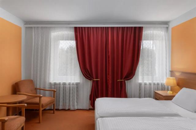 frantiskovy-lazne-savoj-spa-hotel-dvouluzkovy-pokoj-comfort.png