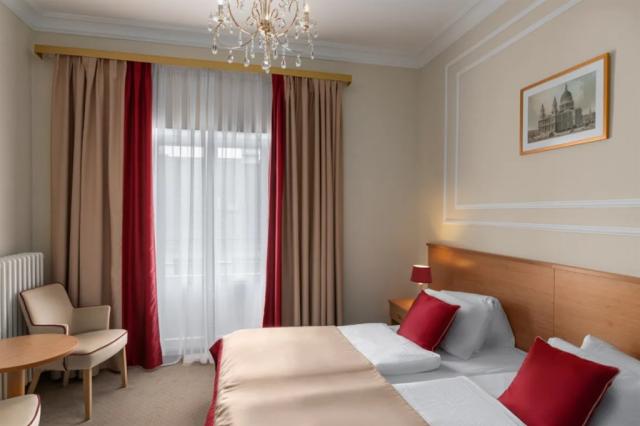 frantiskovy-lazne-savoj-spa-hotel-dvouluzkovy-pokoj-comfort-2.p