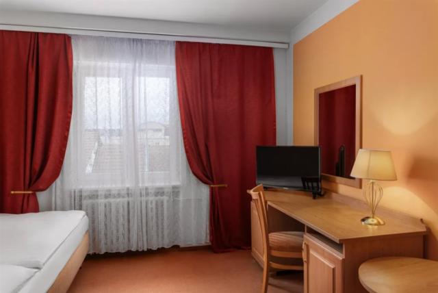 frantiskovy-lazne-savoj-spa-hotel-jednoluzkovy-pokoj-comfort.pn
