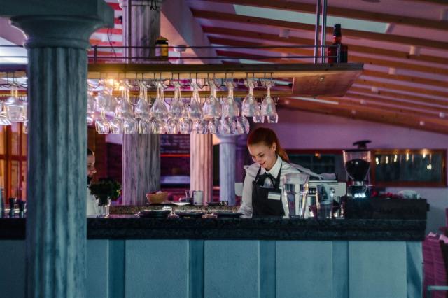 hotel-kaskady-slovensko-sliac-bar.jpeg