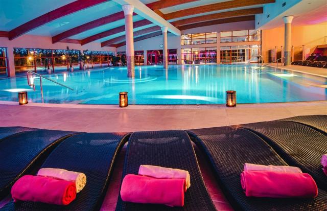 hotel-kaskady-slovensko-sliac-vnitrni-bazen.jpg