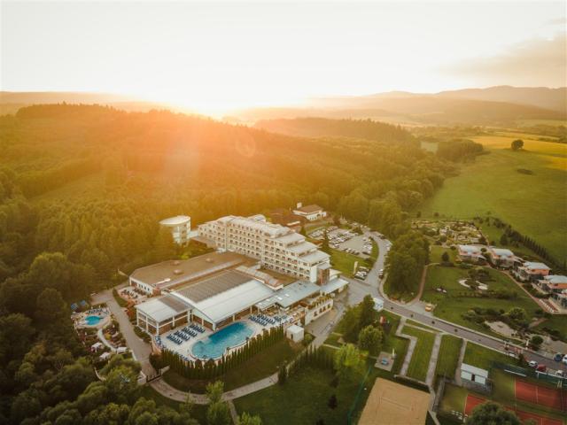 hotel-kaskady-slovensko-sliac-DRON.jpg