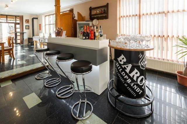 Ceska-Skalice-hotel-Rozkos-bar.jpg